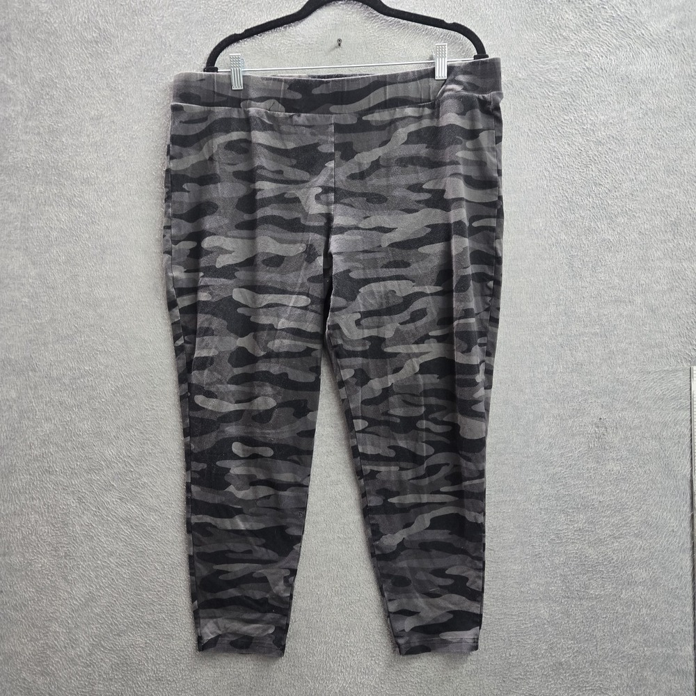 Torrid Women Activewear Pants 4 Gray Camouflage Yoga Legging 23" Inseam READ